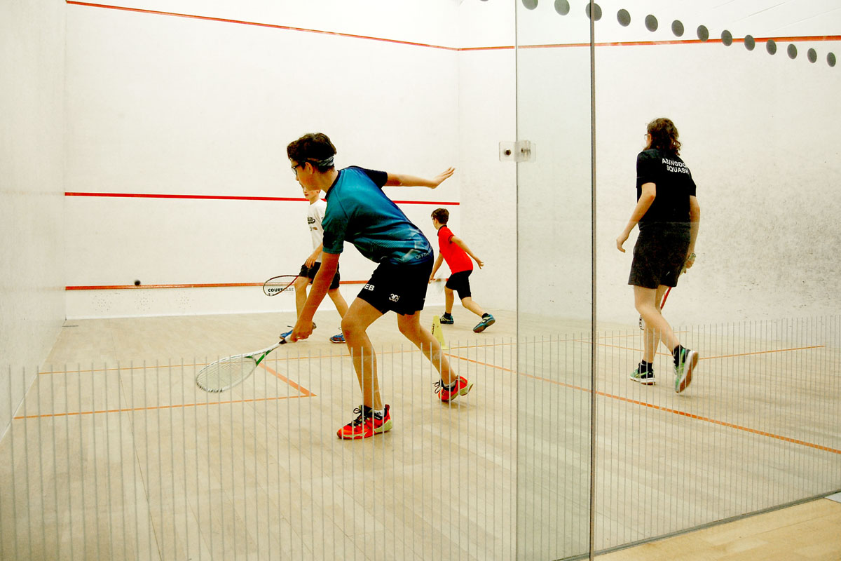 Off The Wall Squash - What we do - Group Coaching